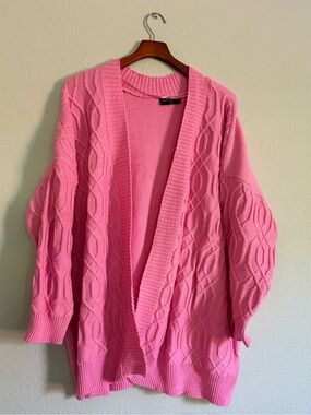 Fresh ProductsWomen’s Pink V-Neck Three-Quarter Sleeve Top
